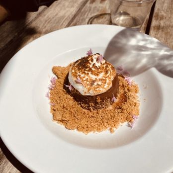 Roblar Winery - S'mores dessert - Wineries Near Me - Santa Ynez, California Roblar Winery - S'mores dessert - Wineries Near Me - Santa Ynez, California