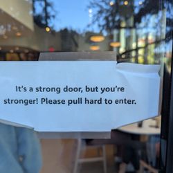 Peixoto Coffee - It is a very strong door!