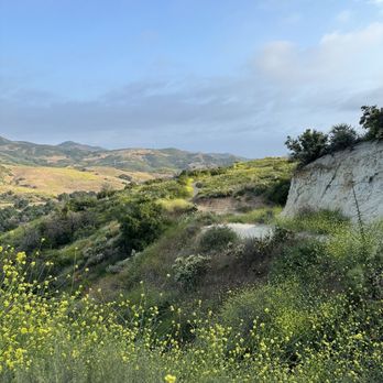 Weir Canyon Trailhead - Hiking Near Me - Anaheim, California