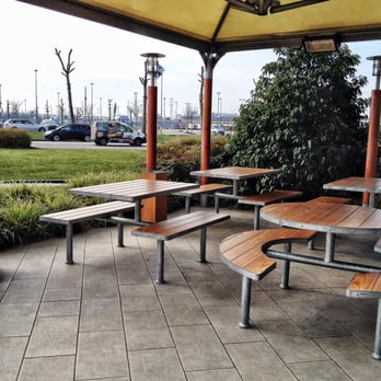 McDonald's - Area Esterna - Fast Food Near Me - Assago, Michigan