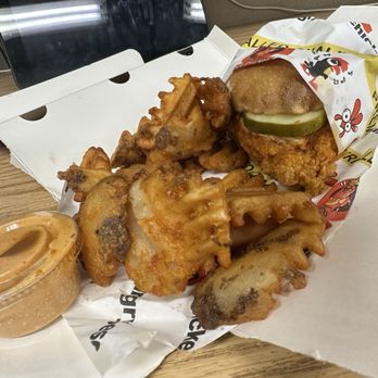 Hangry Joe's - Sando Combo - Chicken Shop Near Me - Woodbury, Minnesota
