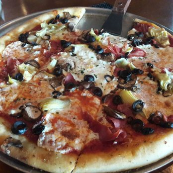 Ikey's Pizzeria - Waited an hour for this and I was the first order of the day. - Pizza Near Me - Gladstone, Missouri