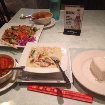 My Thai Downtown - Small Tom yum soup, green curry with chicken and heart shape rice - Thai Near Me - Bloomington, Indiana My Thai Downtown - Small Tom yum soup, green curry with chicken and heart shape rice - Thai Near Me - Bloomington, Indiana