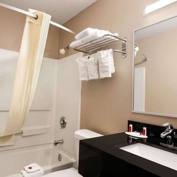 Super 8 by Wyndham Mayfield - Guest room bath - Hotels Near Me - Mayfield, Kentucky Super 8 by Wyndham Mayfield - Guest room bath - Hotels Near Me - Mayfield, Kentucky
