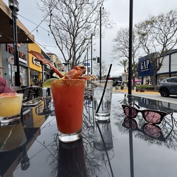 Over Under Public House - New American Near Me - Burbank, California