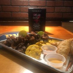 Eddies Sports Lounge - Marcy Platter