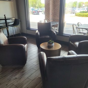 Oak 36 Bar & Kitchen - Bars Near Me - Savannah, Georgia