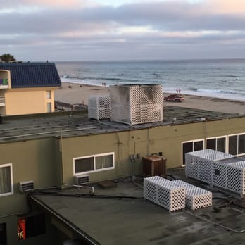 Surfer Beach Hotel - View to the south from my room. If I could change anything about this hotel it would be the rooftop AC units. - San Diego, CA