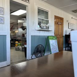 Momma T's Restaurant - Interior