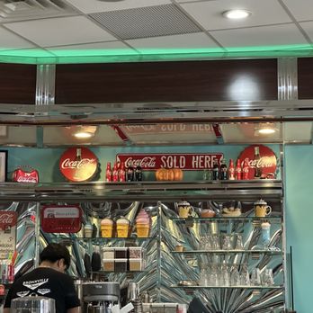 Bronxville Diner - Diners Near Me - Bronxville, New York