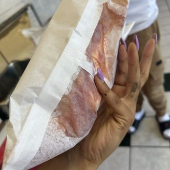 Harold's Chicken Shack No 87 - My order throw to me just like this. When I asked for it to be prepped properly, I was met with an attitude. - Chicken Wings Near Me - Chicago, Illinois