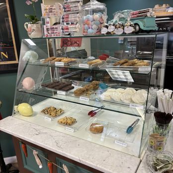 Mr Pops - Pastry case - Coffee & Tea Near Me - Flemington, New Jersey