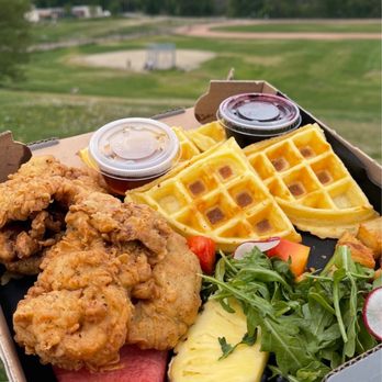 O’SOMAE - Chicken and Waffle Brunch box - Breakfast & Brunch Near Me - Toronto, Ontario O’SOMAE - Chicken and Waffle Brunch box - Breakfast & Brunch Near Me - Toronto, Ontario