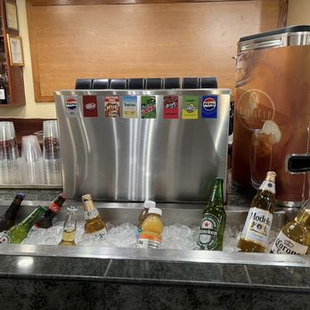 Sizzler - selection of fountain drinks and some juice/beer. - Seafood Near Me - Los Angeles, California