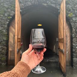 Entrance to wine cave with red wine (instagram: wooneats) Entrance to wine cave with red wine (instagram: wooneats)