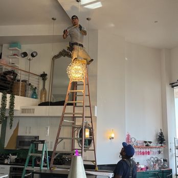 mc=e3 Electric - Kitchen bar - Electricians Near Me - Los Angeles, California mc=e3 Electric - Kitchen bar - Electricians Near Me - Los Angeles, California