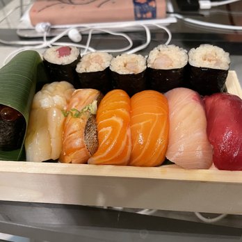 Mujiri - Nigiri combo that comes with 7  pcs of Nigiri and Maki - Japanese Near Me - Oakland, California