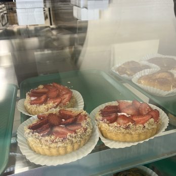 Toluca Bakery - Strawberry tart - Bakeries Near Me - Los Angeles, California