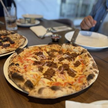 Quiriego - Birria Pizza - Restaurants Near Me - Mexicali, BCN