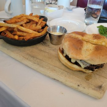 Aquitaine Chestnut Hill - Burger - French Near Me - Chestnut Hill, Massachusetts
