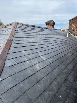 Quest Construction Logo