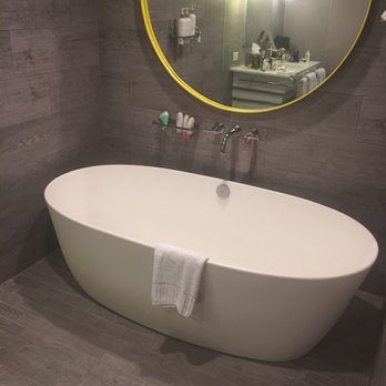 Kimpton Brice Hotel - Nice bathroom - Hotels Near Me - Savannah, Georgia Kimpton Brice Hotel - Nice bathroom - Hotels Near Me - Savannah, Georgia