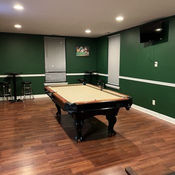 Bonded Bar & Lounge - Pool table - Cocktail Bars Near Me - Mount Sterling, Kentucky