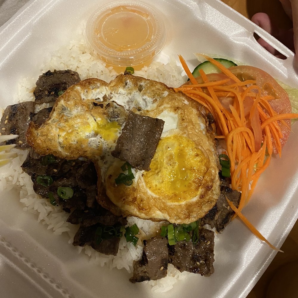 PHO 34 - Beef over rice add a fried egg - Vietnamese Near Me - Levittown, New York PHO 34 - Beef over rice add a fried egg - Vietnamese Near Me - Levittown, New York