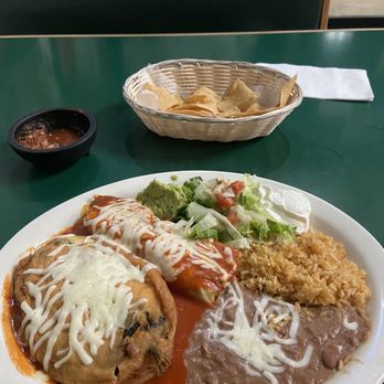 Medusa's - Chile relleno and chicken tamale combo plate - Mexican Near Me - Cambria, California