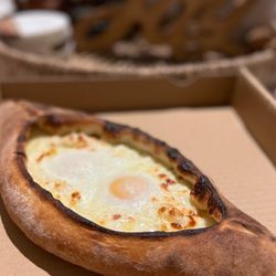 The Road Grill-N-Pizza - Egg Pizza
