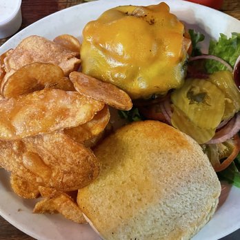 Galloway Station - 8oz BBQ Bacon Cheddar Burger w House Chips - awesome! - Burgers Near Me - Springfield, Missouri Galloway Station - 8oz BBQ Bacon Cheddar Burger w House Chips - awesome! - Burgers Near Me - Springfield, Missouri