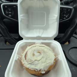 Cinnamon Bliss Roll (instagram: @issa.cheatday) (3/14/25)