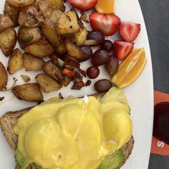 MacKenzie Pub - Avocado Benedict - Pubs Near Me - Ajax, Ontario MacKenzie Pub - Avocado Benedict - Pubs Near Me - Ajax, Ontario