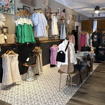 Naomi Rose Boutique - Women's Clothing Near Me - Weston , Missouri Naomi Rose Boutique - Women's Clothing Near Me - Weston , Missouri