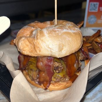 Cheffrey Eats - Barnyard Burger - Food Trucks Near Me - Boca Raton, Florida
