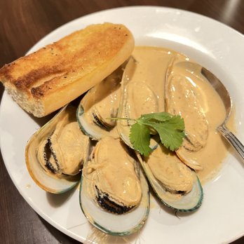 Pounders Restaurant - New Zealand Muscles - Pizza Near Me - Laie, Hawaii