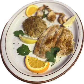 Dover Hollywood Diner - Seafood trio - Diners Near Me - Dover, Delaware
