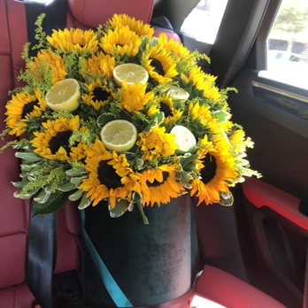 La Fleur Eclose - Florists Near Me - Encino, California