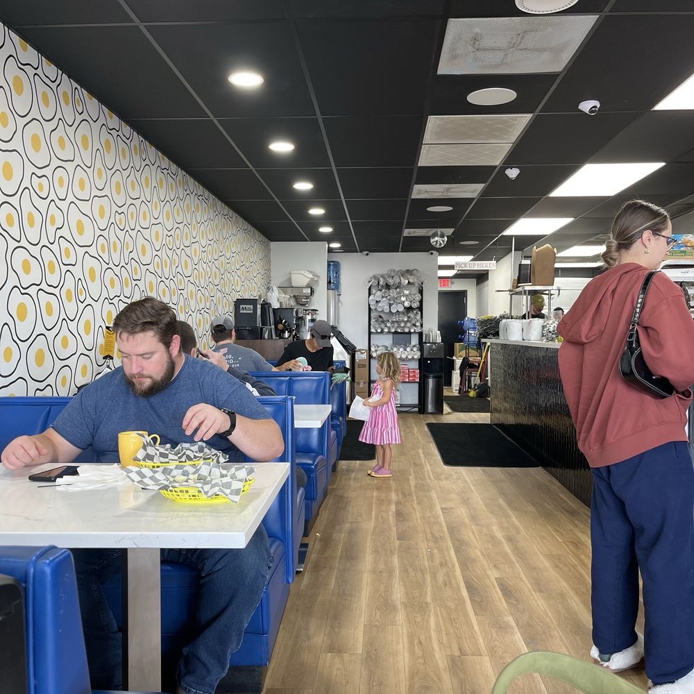 Eggboy - Restaurant seating - Breakfast & Brunch Near Me - Atlantic Beach, Florida