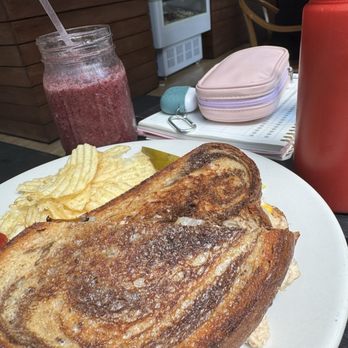 Little Branch Cafe - Tuna Melt & Bluebird smoothie - Breakfast & Brunch Near Me - Chicago, Illinois Little Branch Cafe - Tuna Melt & Bluebird smoothie - Breakfast & Brunch Near Me - Chicago, Illinois