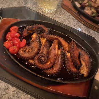 Mochomos - Pulpo a las brasas - Steakhouses Near Me - Hermosillo, SON