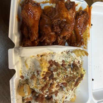 What's Cluckin - Wings and loaded fries - Chicken Wings Near Me - Bay Minette, Alabama What's Cluckin - Wings and loaded fries - Chicken Wings Near Me - Bay Minette, Alabama