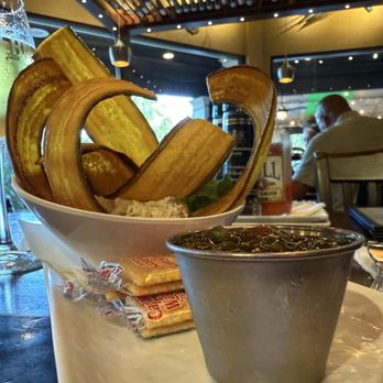 Hemingway's Tavern - New American Near Me - Melbourne, Florida