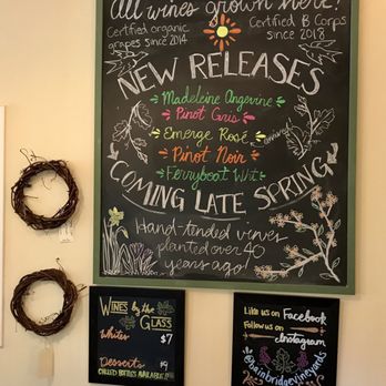 Bainbridge Vineyards - Wineries Near Me - Bainbridge Island, Washington