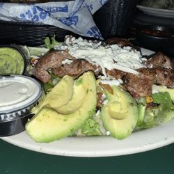 La Paz Signature Salad with steak and ranch