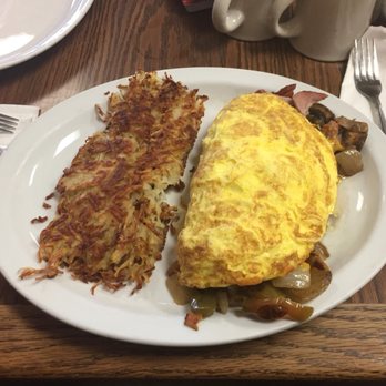 Cully's Restaurant - Combo omelette with well done hash browns. - Breakfast & Brunch Near Me - Poway, California Cully's Restaurant - Combo omelette with well done hash browns. - Breakfast & Brunch Near Me - Poway, California