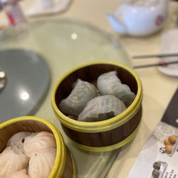 Aquarius Seafood - Steamed shrimp and pork dumpling with leeks