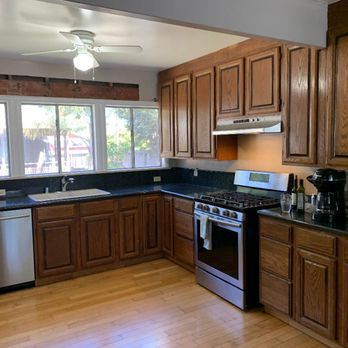Rodas Díaz Construction - Kitchen Before Updates - General Contractors Near Me