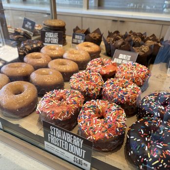 Modern Bread and Bagel - Donuts look good - Breakfast & Brunch Near Me - Santa Monica, California Modern Bread and Bagel - Donuts look good - Breakfast & Brunch Near Me - Santa Monica, California