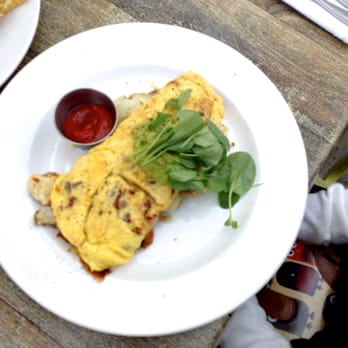 Cody's La Jolla - Bacon & Cheddar Omelette ($13) - Breakfast & Brunch Near Me - La Jolla, California